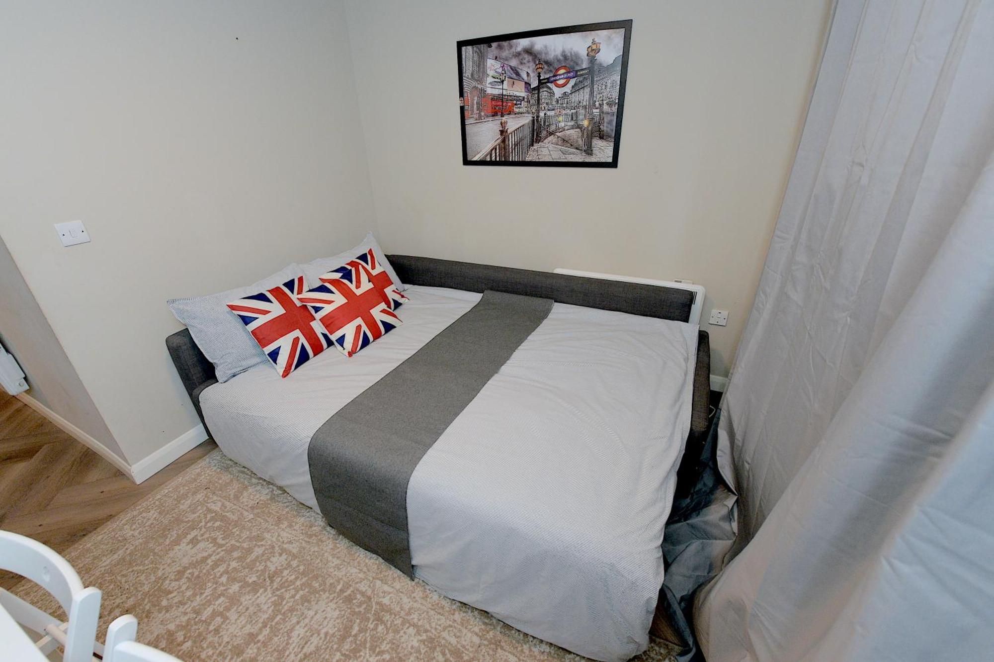 2 Bedroom Flat In Wood Green Piccadilly Line Londres Extérieur photo