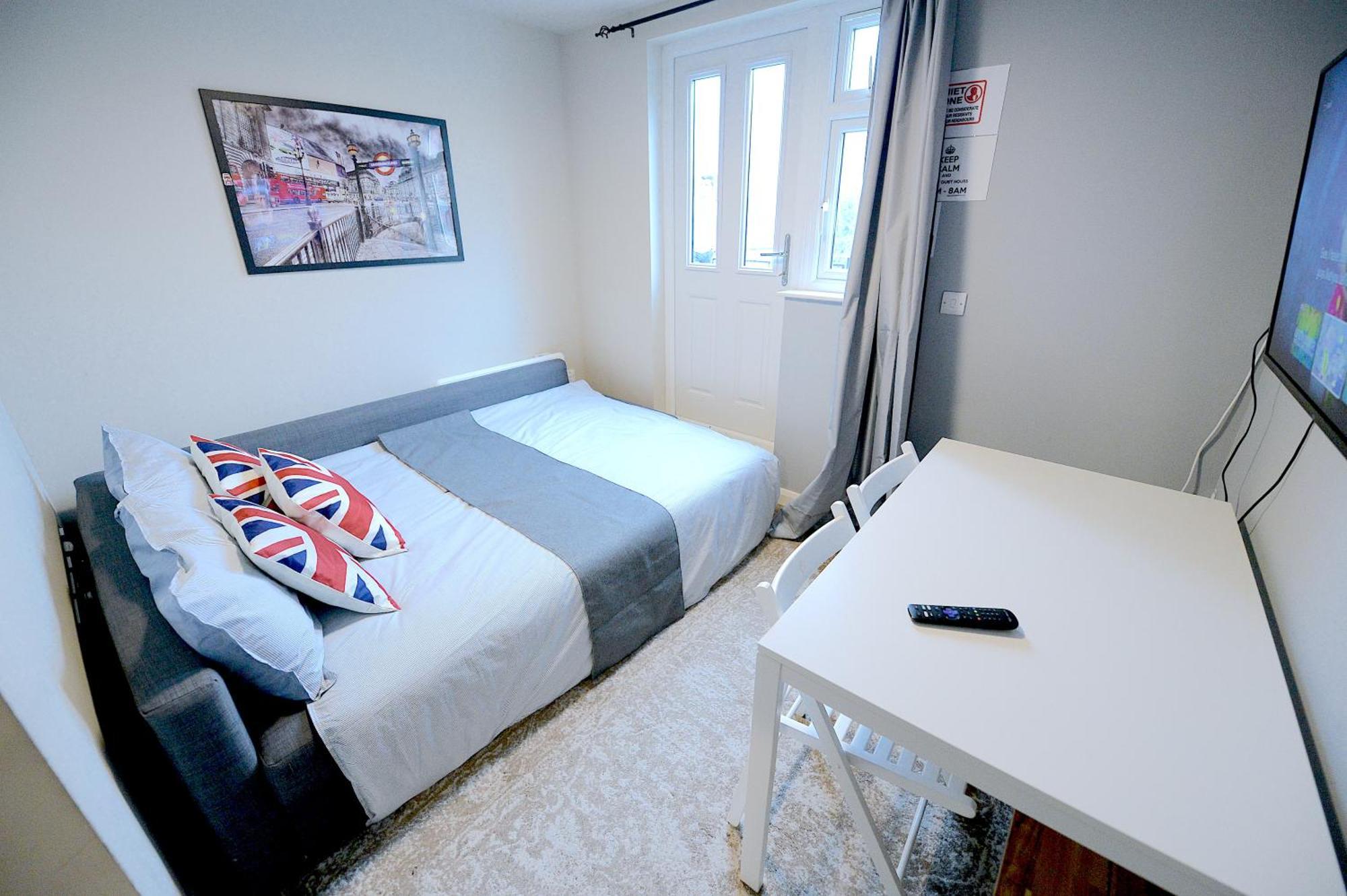 2 Bedroom Flat In Wood Green Piccadilly Line Londres Extérieur photo