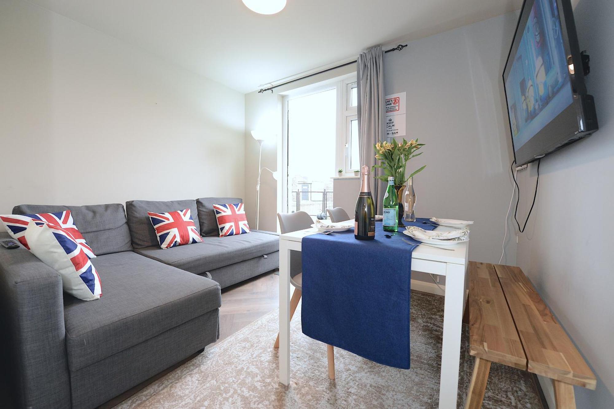 2 Bedroom Flat In Wood Green Piccadilly Line Londres Extérieur photo