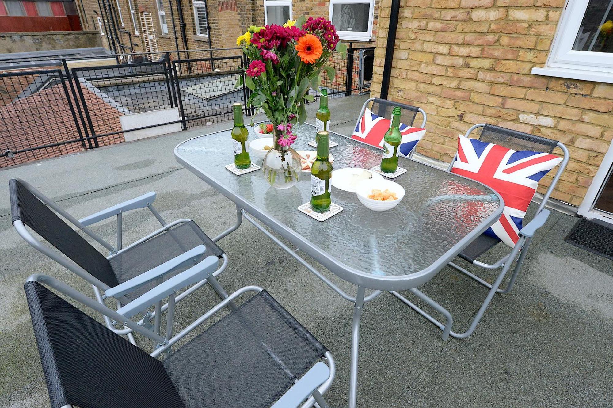 2 Bedroom Flat In Wood Green Piccadilly Line Londres Extérieur photo