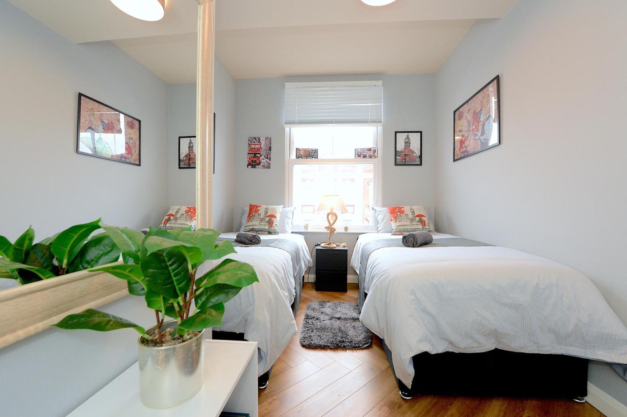 2 Bedroom Flat In Wood Green Piccadilly Line Londres Extérieur photo