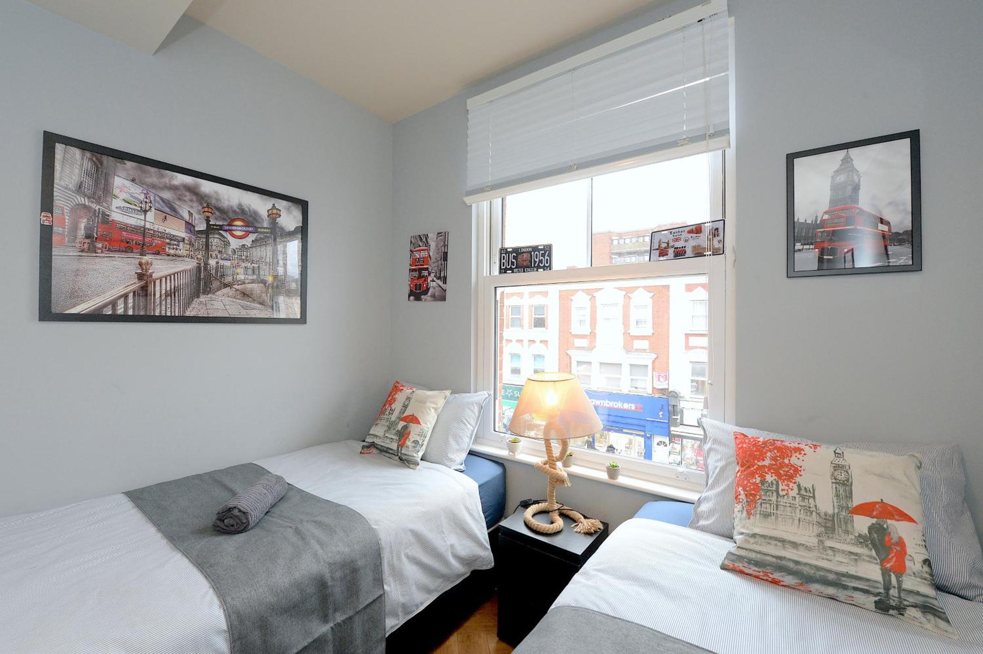 2 Bedroom Flat In Wood Green Piccadilly Line Londres Extérieur photo