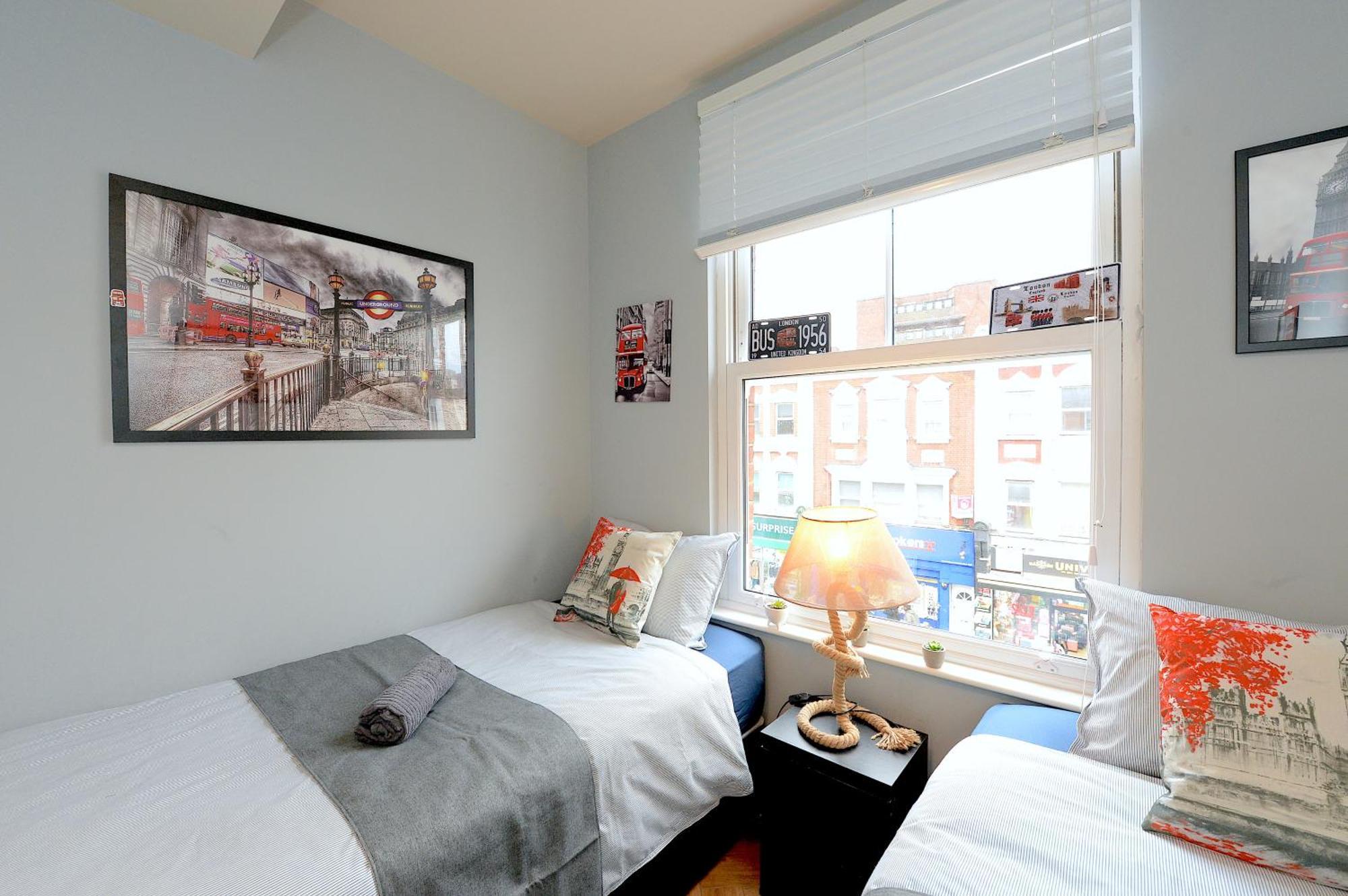 2 Bedroom Flat In Wood Green Piccadilly Line Londres Extérieur photo