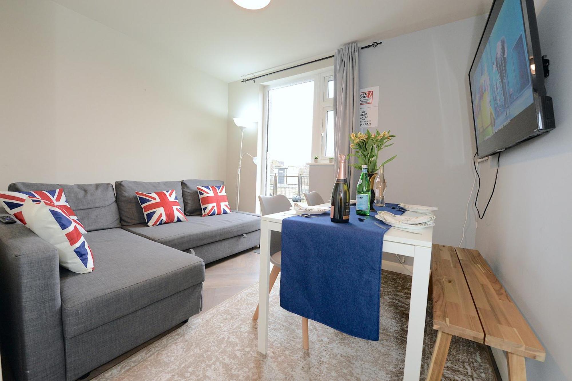 2 Bedroom Flat In Wood Green Piccadilly Line Londres Extérieur photo