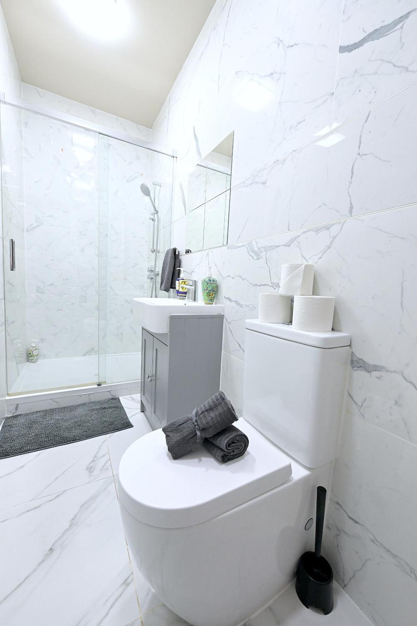 2 Bedroom Flat In Wood Green Piccadilly Line Londres Extérieur photo