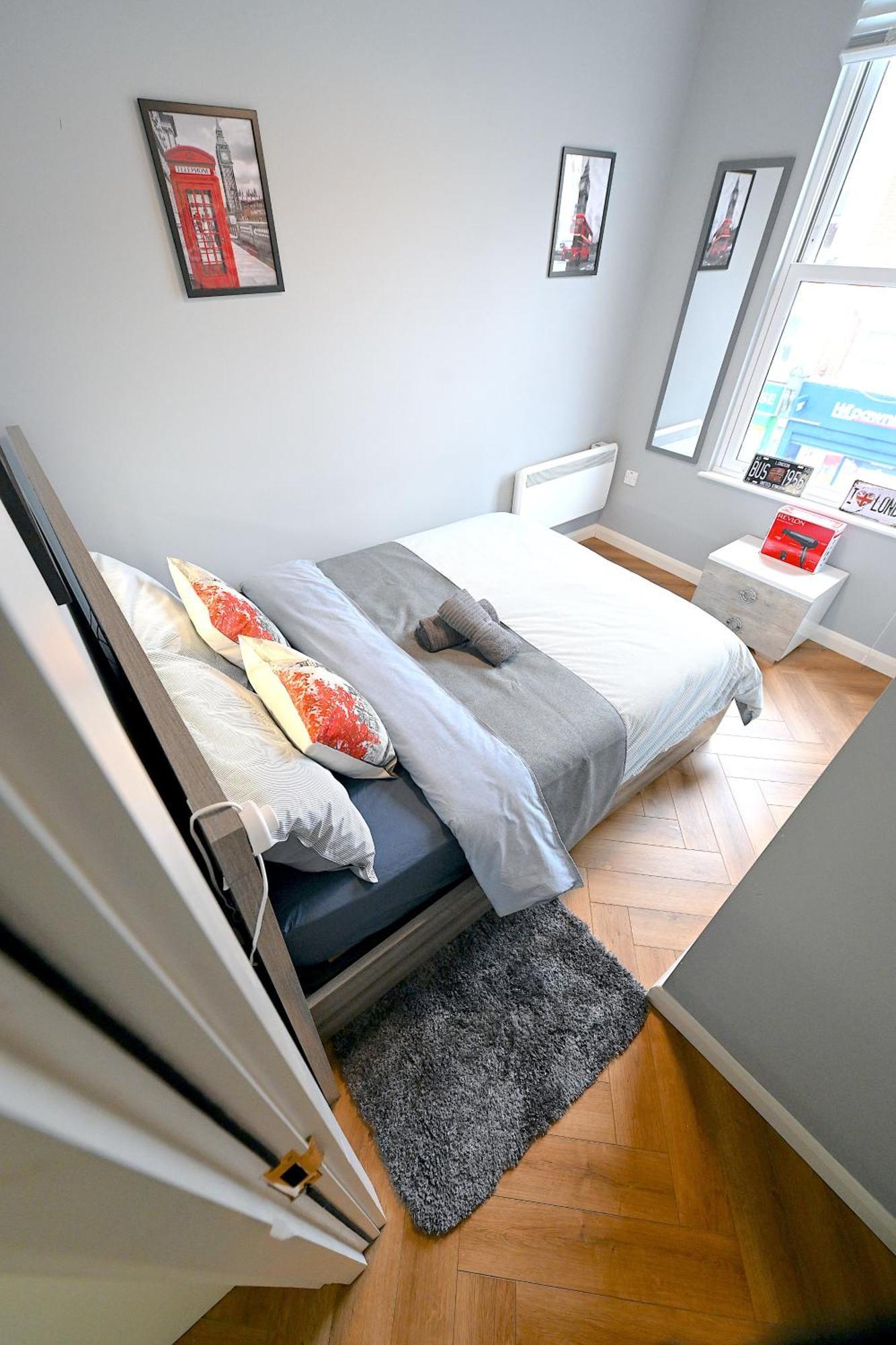 2 Bedroom Flat In Wood Green Piccadilly Line Londres Extérieur photo